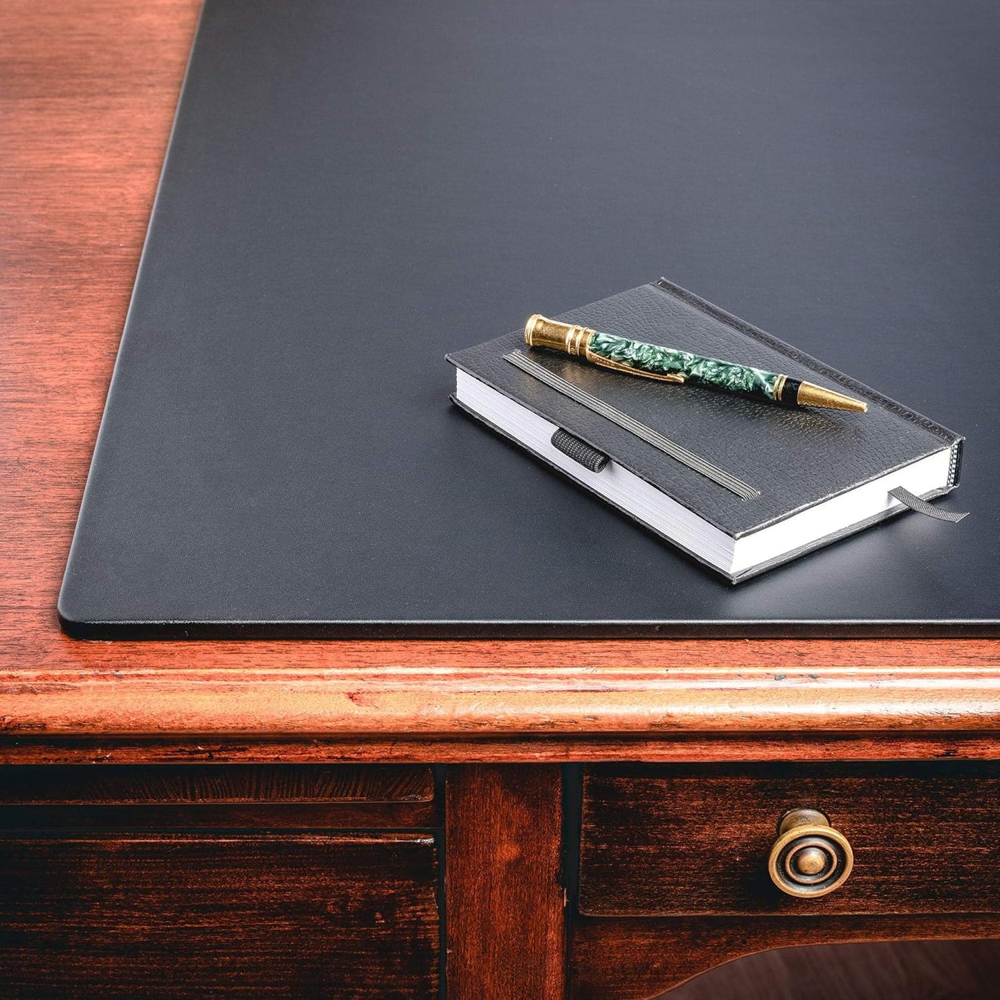 Dacasso Leatherette Conference Table Pad - Luxury Leather Desk Blotter for Writing - Padded Executive Desk Surface Protector - (Black, 34 x 20)