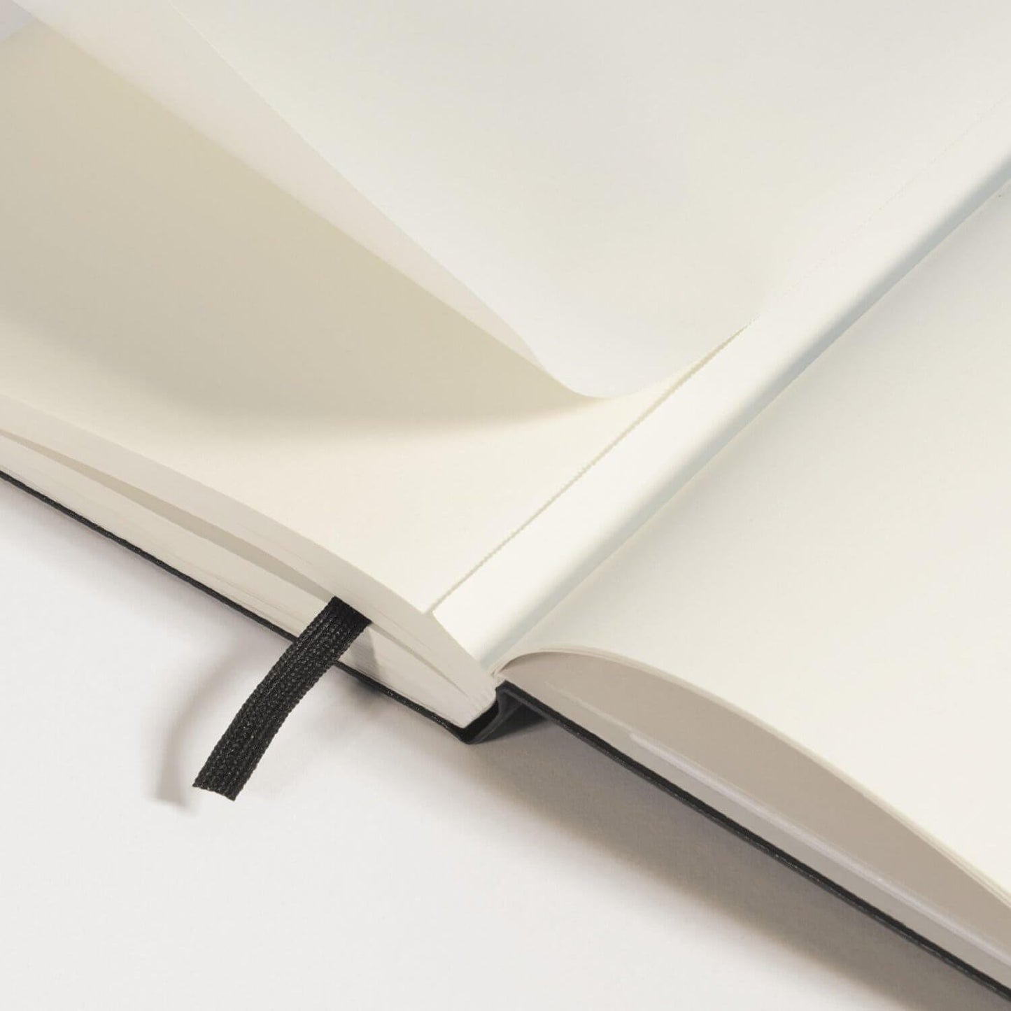 LEUCHTTURM1917 - Notebook Hardcover Medium A5-251 Numbered Pages for Writing and Journaling (Lobster, Plain)