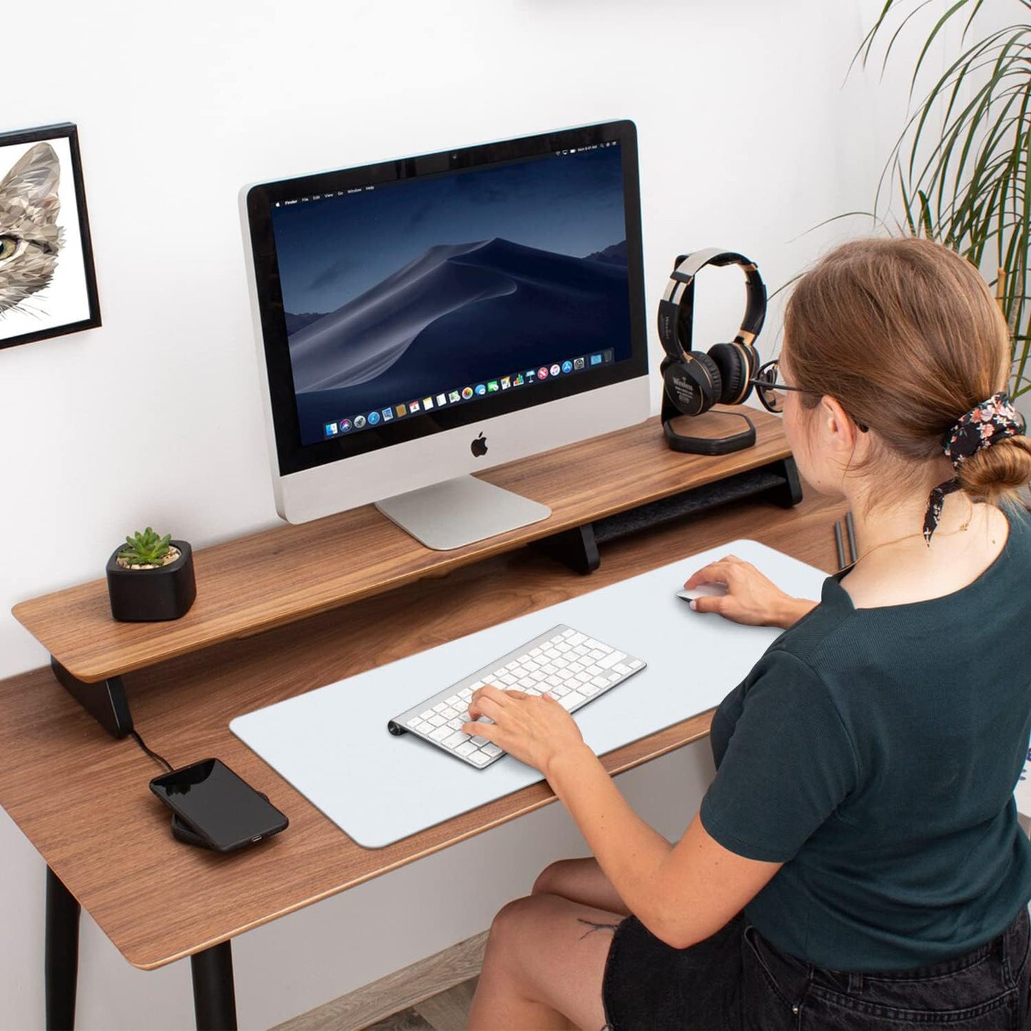 Aothia Double-Sided PU Leather Desk Pad - Non-Slip Large Mouse Pad & Desk Mat for Office, Home - Waterproof, Easy to Clean, Durable Dual-Sided Surface (31.5" x 15.7", White)